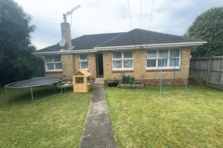 Photo of property in 66 Christmas Road, Manurewa, Auckland, 2102