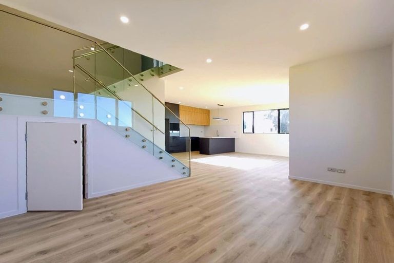 Photo of property in 345 East Coast Road, Mairangi Bay, Auckland, 0630