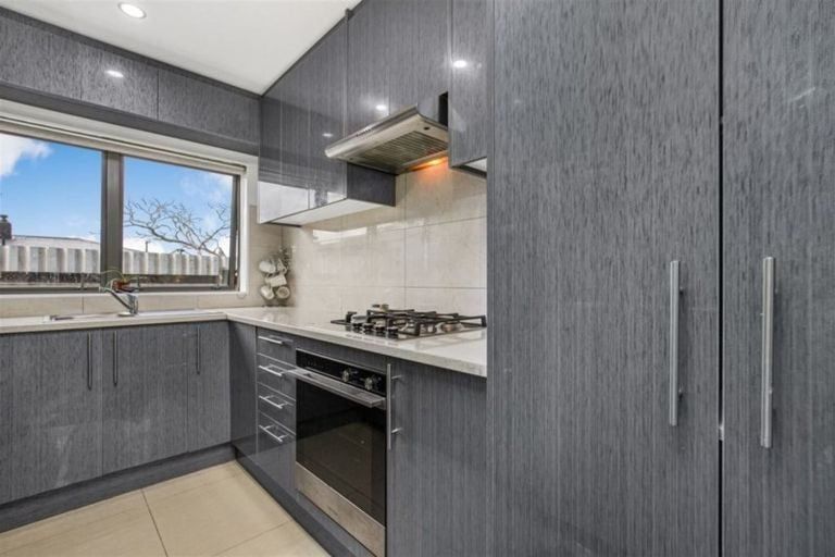 Photo of property in 8 Thompson Terrace, Manurewa, Auckland, 2102