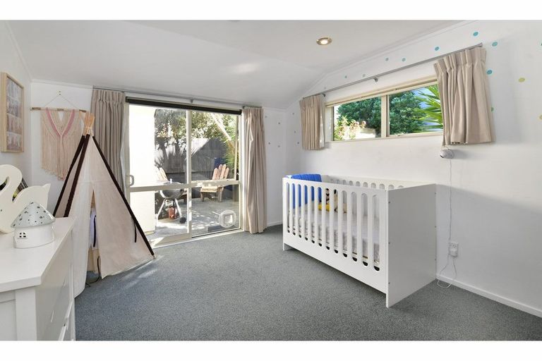Photo of property in 1/926 Whangaparaoa Road, Manly, Whangaparaoa, 0930