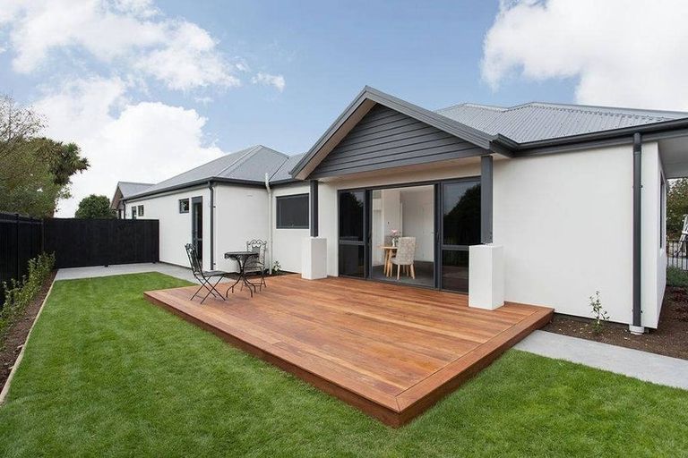 Photo of property in 3/4 Tintagel Lane, Burwood, Christchurch, 8083