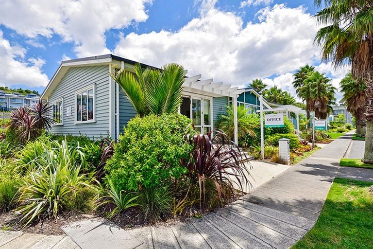 Photo of property in 116 Eaves Bush Parade, Orewa, 0931