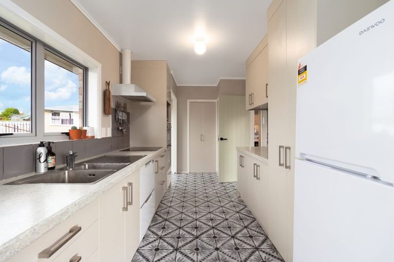 Photo of property in 8 Elliott Crescent, Owhata, Rotorua, 3010