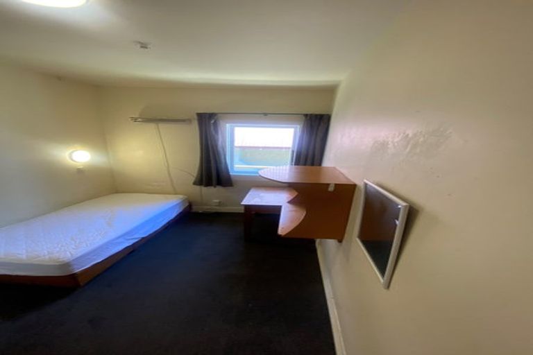 Photo of property in Hawkestone House, 21 Hawkestone Street, Thorndon, Wellington, 6011