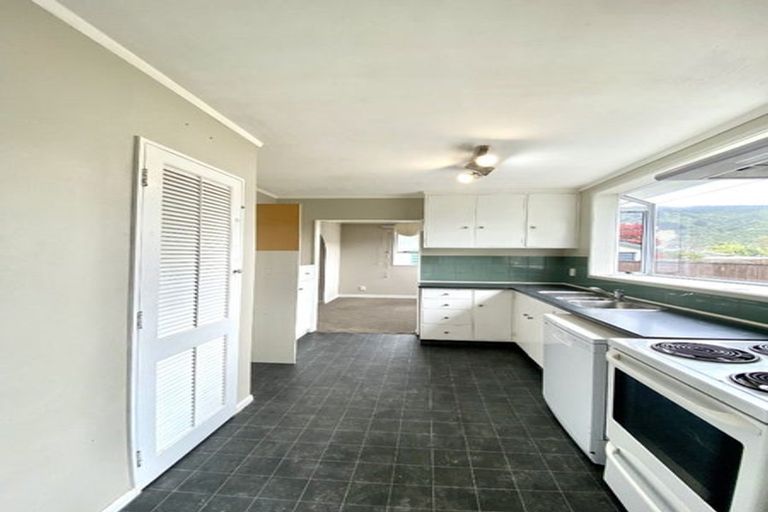 Photo of property in 11 Akron Grove, Totara Park, Upper Hutt, 5018