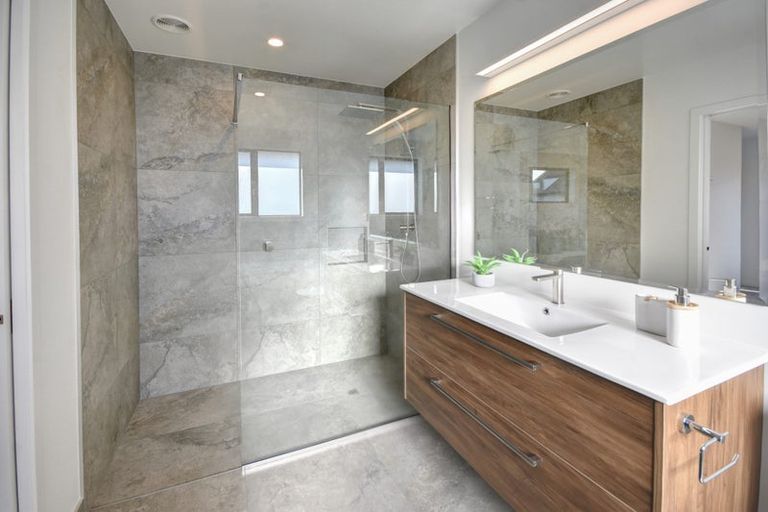 Photo of property in 44 Constitution Avenue, Milton, 9220