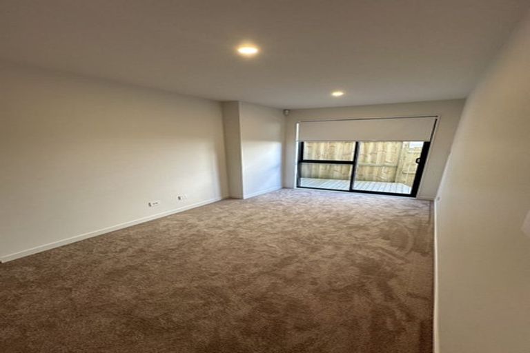 Photo of property in 20 Baumea Rise, Massey, Auckland, 0614