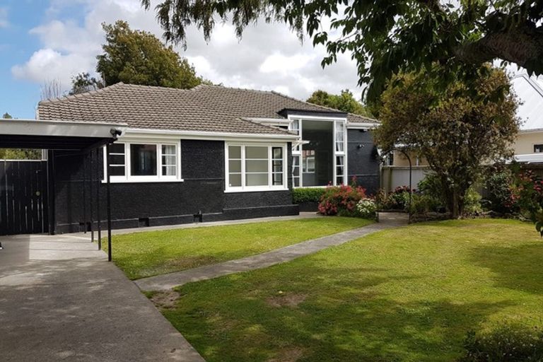 Photo of property in 24 Rewa Street, Takaro, Palmerston North, 4412
