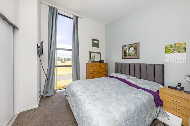 Photo of property in 11 Walsh Road, Papakura, 2110