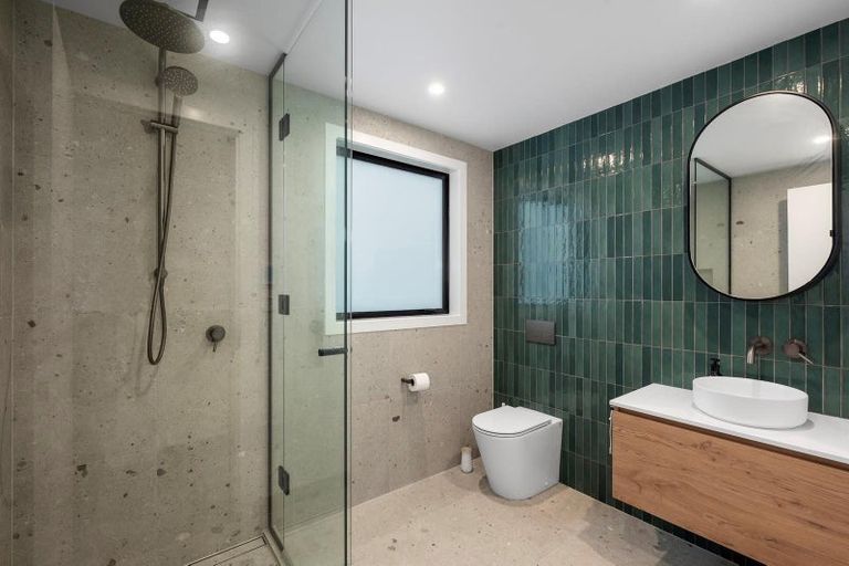 Photo of property in 23 Otakau Road, Milford, Auckland, 0620