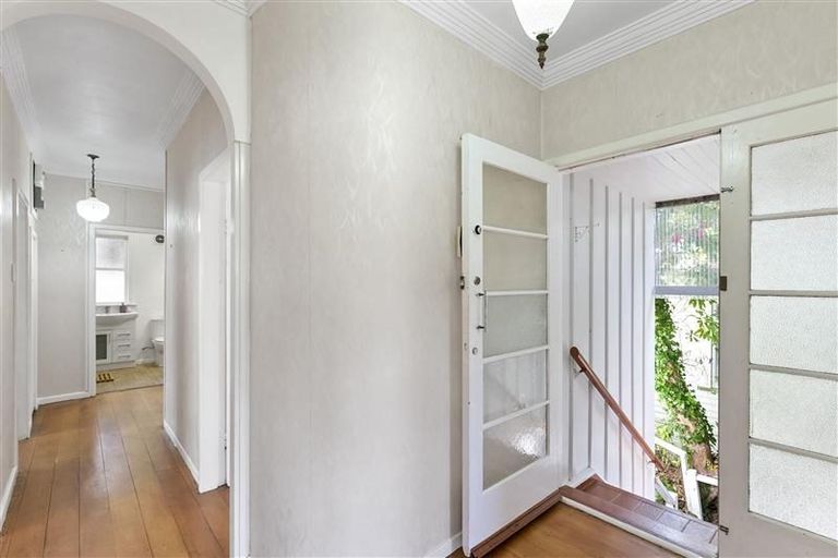 Photo of property in 18a Richmond Avenue, Northcote Point, Auckland, 0627