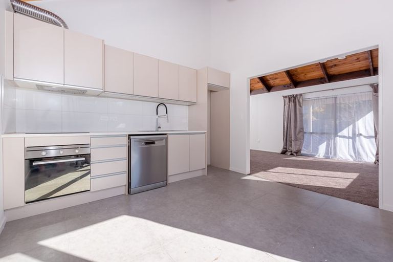 Photo of property in 27 Elizabeth Drive, West Harbour, Auckland, 0618