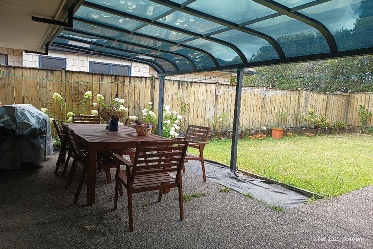 Photo of property in 16 Breon Place, Flat Bush, Auckland, 2016