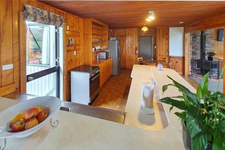 Photo of property in 1939 South Road, Pitone, New Plymouth, 4374