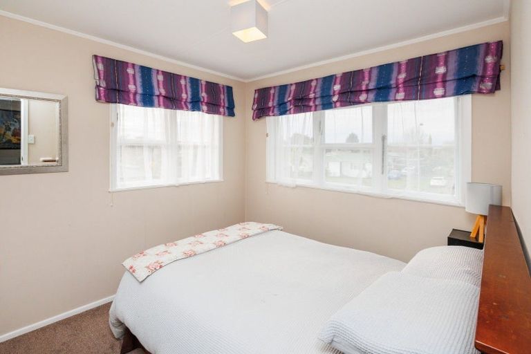Photo of property in 90 Brightwater Terrace, Terrace End, Palmerston North, 4410