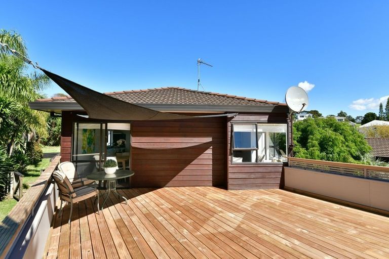 Photo of property in 3b Royalty Rise, Red Beach, 0932