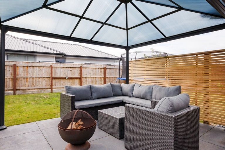 Photo of property in 17 Daniel Place, Kelvin Grove, Palmerston North, 4414