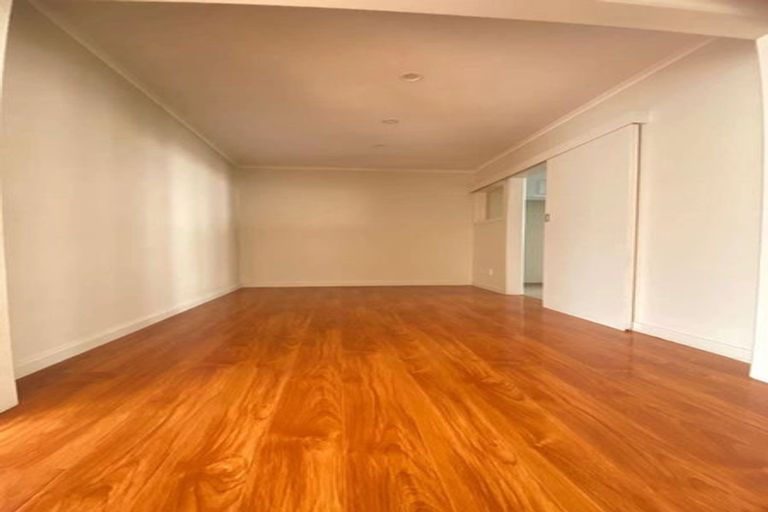 Photo of property in 2/3202 Great North Road, New Lynn, Auckland, 0600