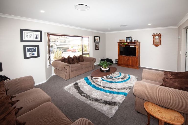 Photo of property in 35 Waverton Terrace, Churton Park, Wellington, 6037