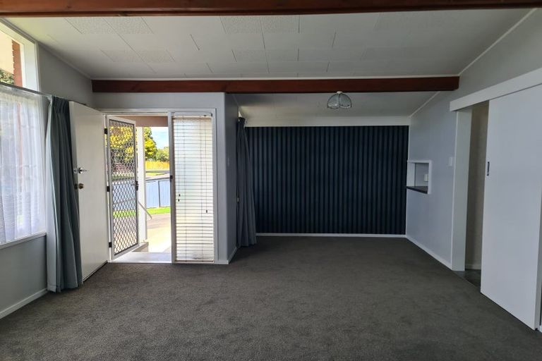 Photo of property in 2 Drury Street, Cloverlea, Palmerston North, 4412