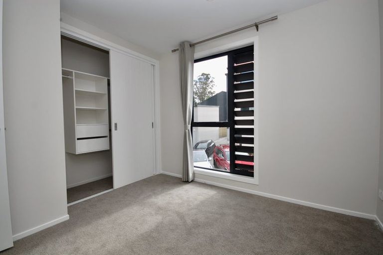 Photo of property in 41d Camelot Place, Glenfield, Auckland, 0629