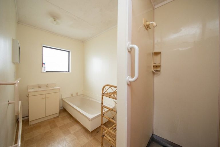 Photo of property in 42 Monckton Street, Feilding, 4702