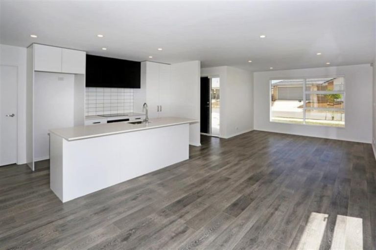 Photo of property in 12 Olivia Road, Pukekohe, 2120