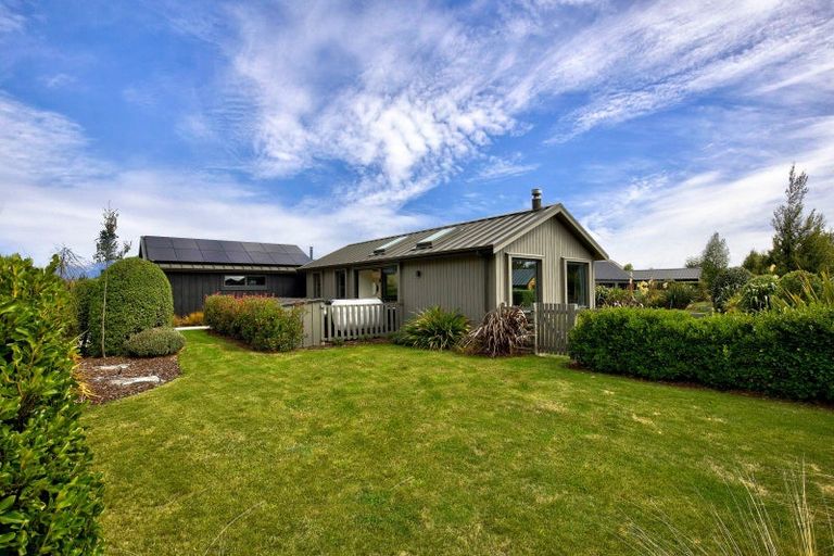 Photo of property in 14 Jacks Point Rise, Jacks Point, Queenstown, 9371