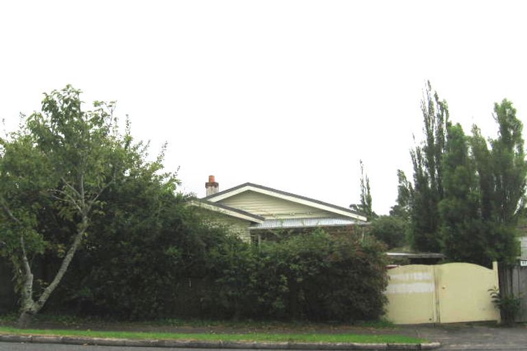 Photo of property in 1/57 Woodglen Road, Glen Eden, Auckland, 0602