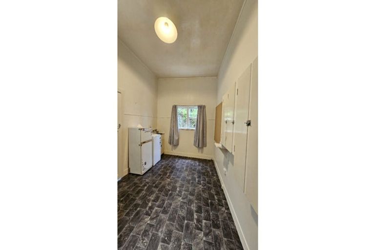 Photo of property in 1/13 Garden Road, Northland, Wellington, 6012