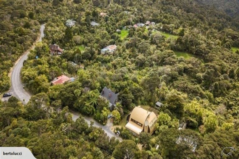 Photo of property in 81 Anawhata Road, Anawhata, New Lynn, 0772