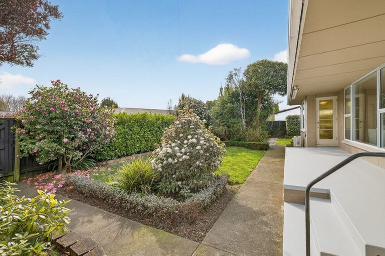 Photo of property in 40 Harrowdale Drive, Avonhead, Christchurch, 8042