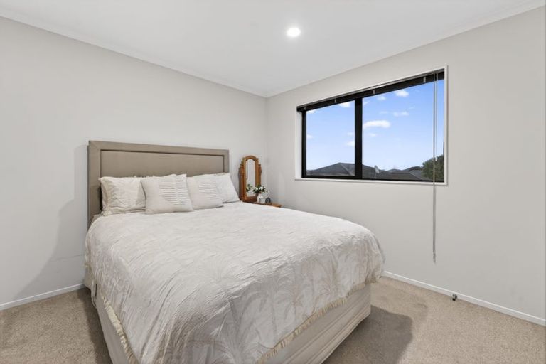 Photo of property in 10 Yatterina Avenue, Takanini, 2112
