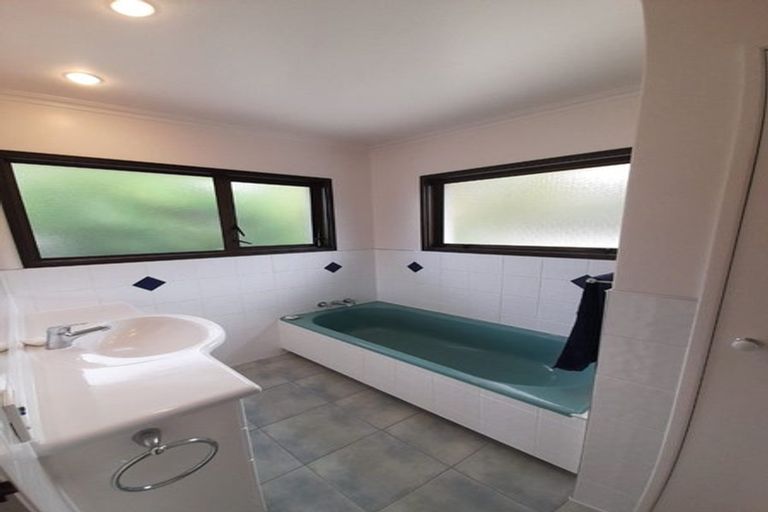 Photo of property in 17 Tinopai Drive, Omokoroa, 3114