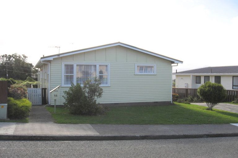 Photo of property in 56 Link Road, Newlands, Wellington, 6037