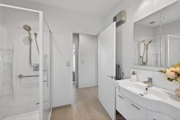 Photo of property in 10 Streamside Court, Woolston, Christchurch, 8062