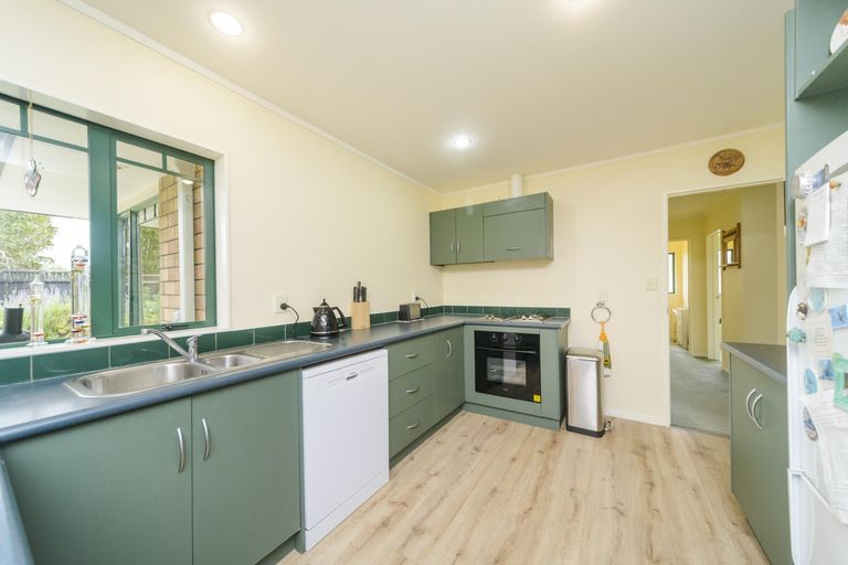 Photo of property in 157 Ruapehu Drive, Fitzherbert, Palmerston North, 4410