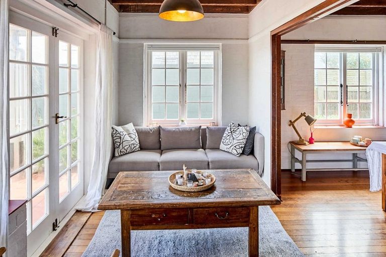 Photo of property in 14 Maire Street, Eastbourne, Lower Hutt, 5013