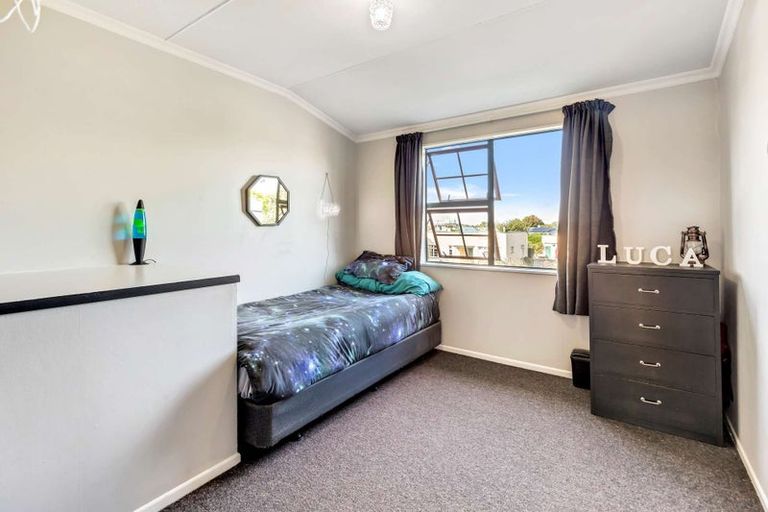 Photo of property in 5 Rangitira Avenue, Palmerston North, 4414