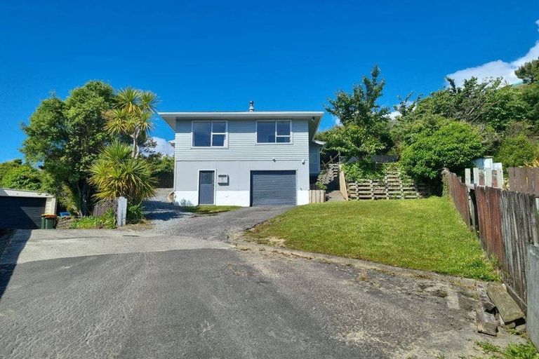Photo of property in 16 Tyrone Grove, Wainuiomata, Lower Hutt, 5014
