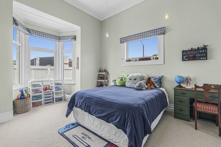 Photo of property in 18 Morley Street, New Plymouth, 4310