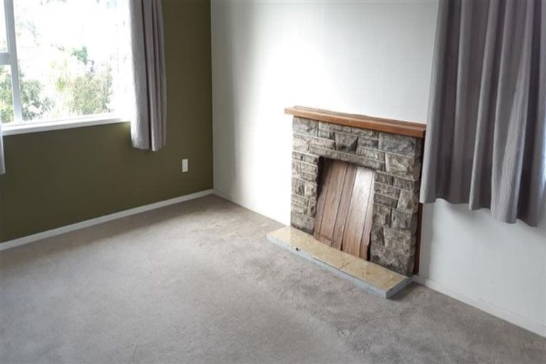 Photo of property in 1/12 Manuka Road, Glenfield, Auckland, 0629