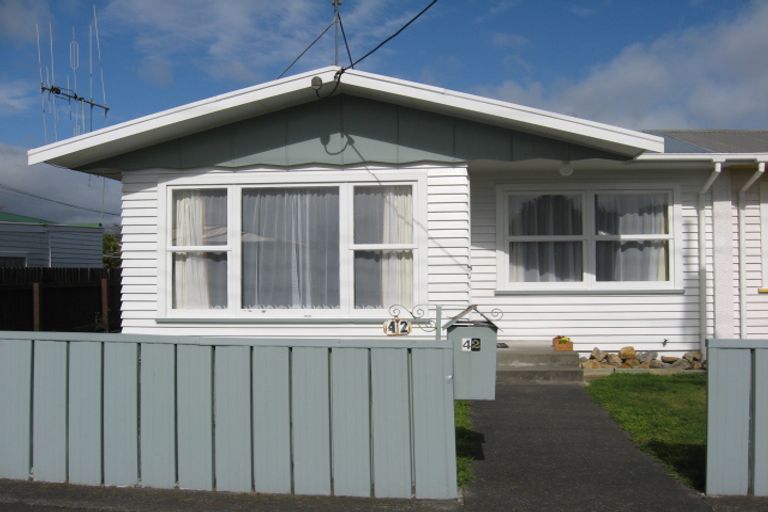 Photo of property in 42 Liverpool Street, Levin, 5510