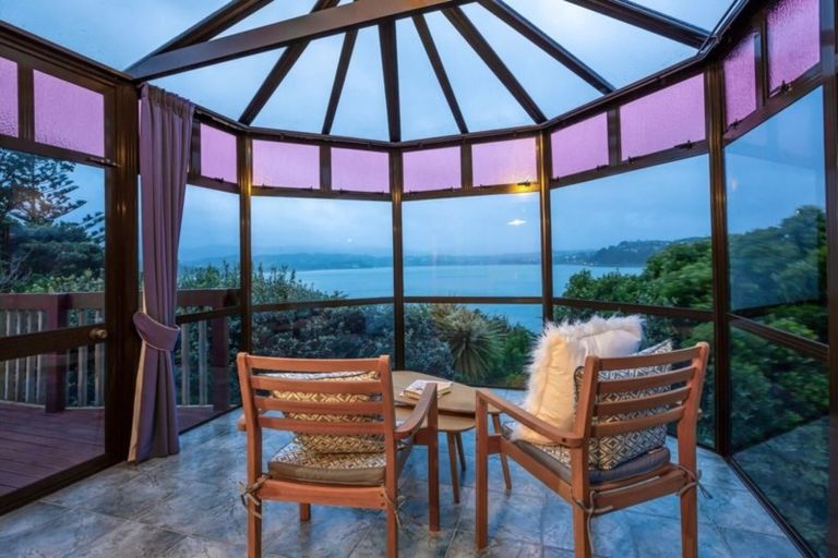 Photo of property in 76 Seaview Road, Paremata, Porirua, 5024