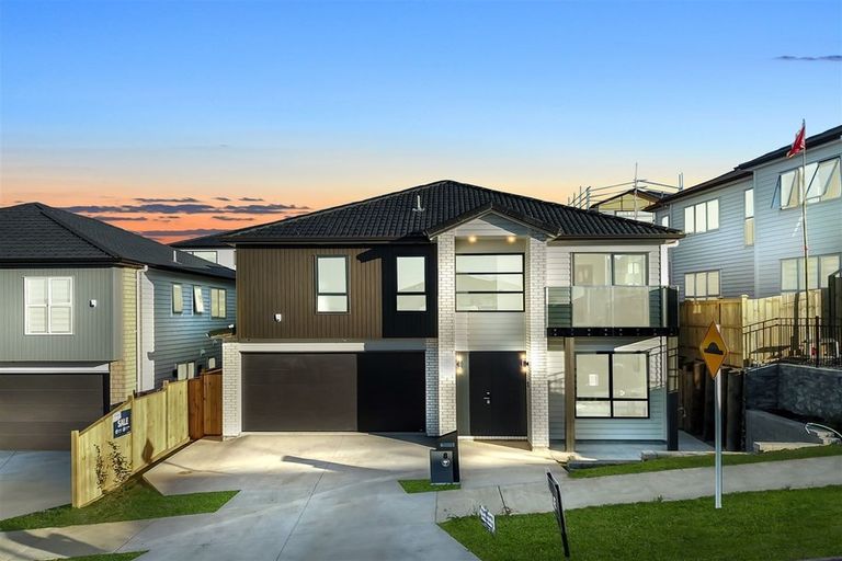Photo of property in 8 Aklander Rise, Flat Bush, Auckland, 2019