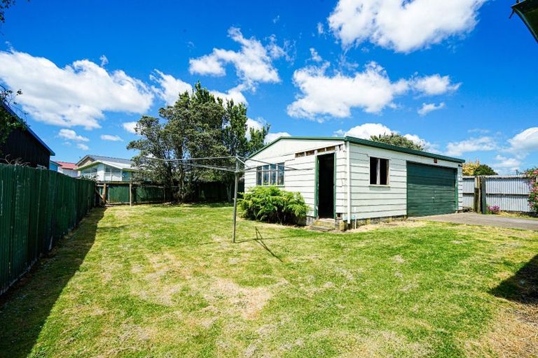 Photo of property in 13 Birdwood Road, Pukekohe, 2120
