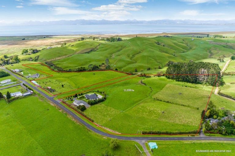 Photo of property in 890 Findlay Road, Pukorokoro / Miranda, Miranda, 2473