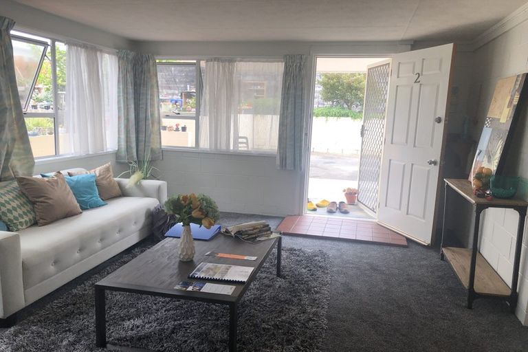 Photo of property in 2/160a Titirangi Road, New Lynn, Auckland, 0600