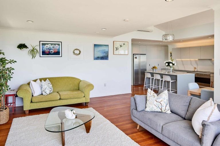Photo of property in 25 Sunset Parade, Plimmerton, Porirua, 5026