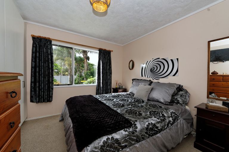 Photo of property in 60 Lynn Road, Bayview, Auckland, 0629